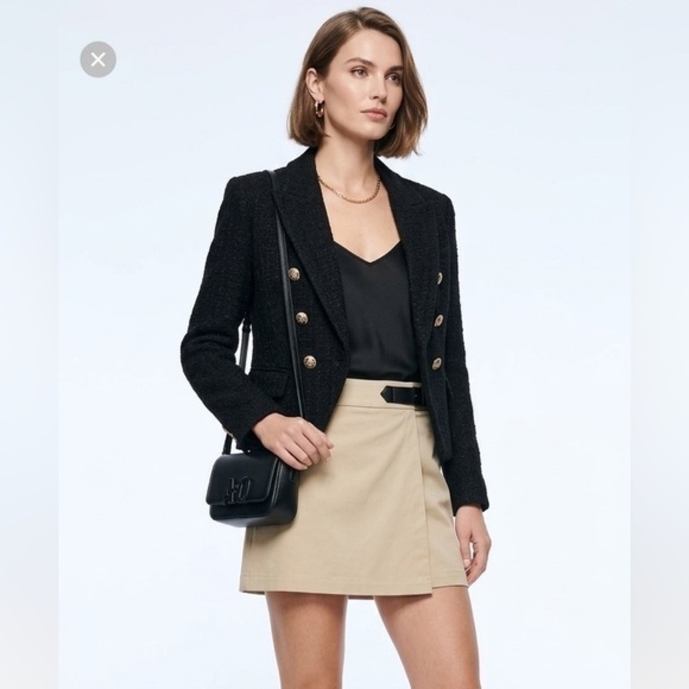 Alice + Olivia Beige Mini Skirt with Leather Black Belt Accent Size 2 Cotton